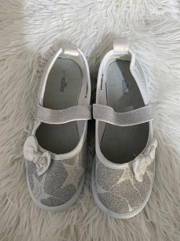 Girls silver white shoe