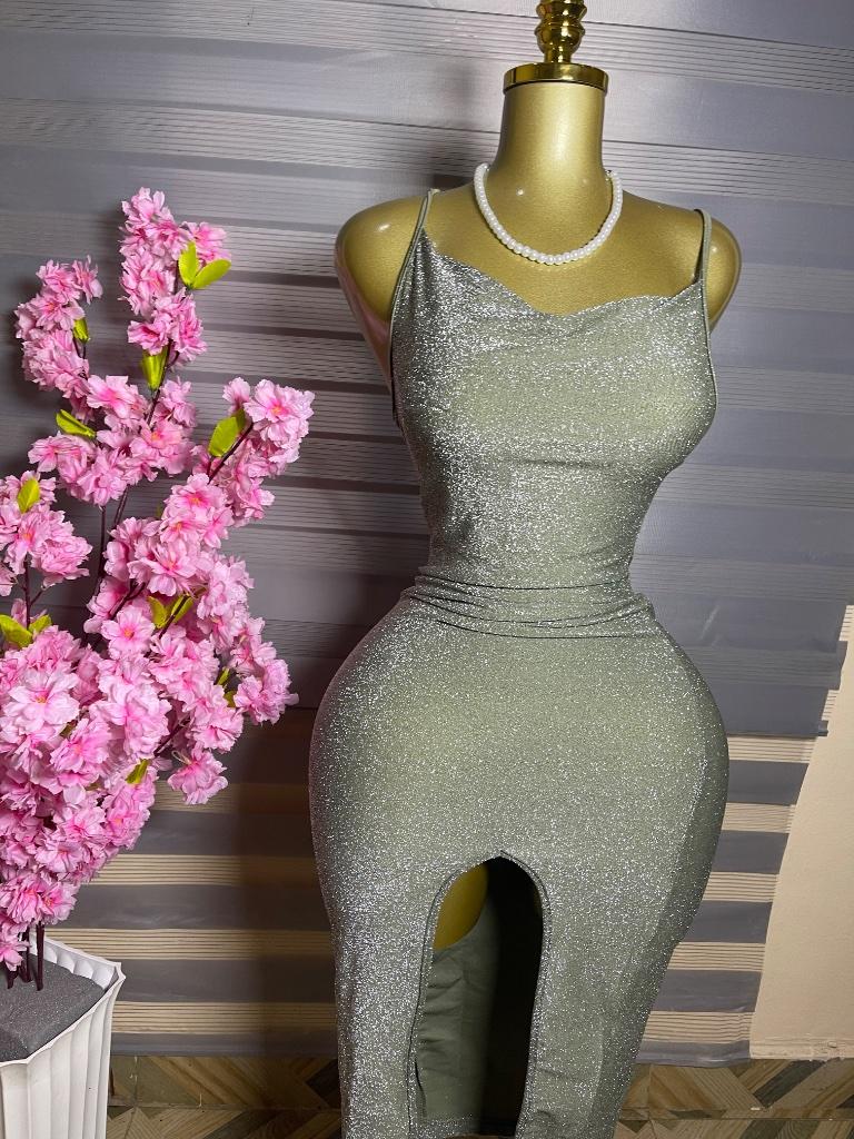 Backless dress