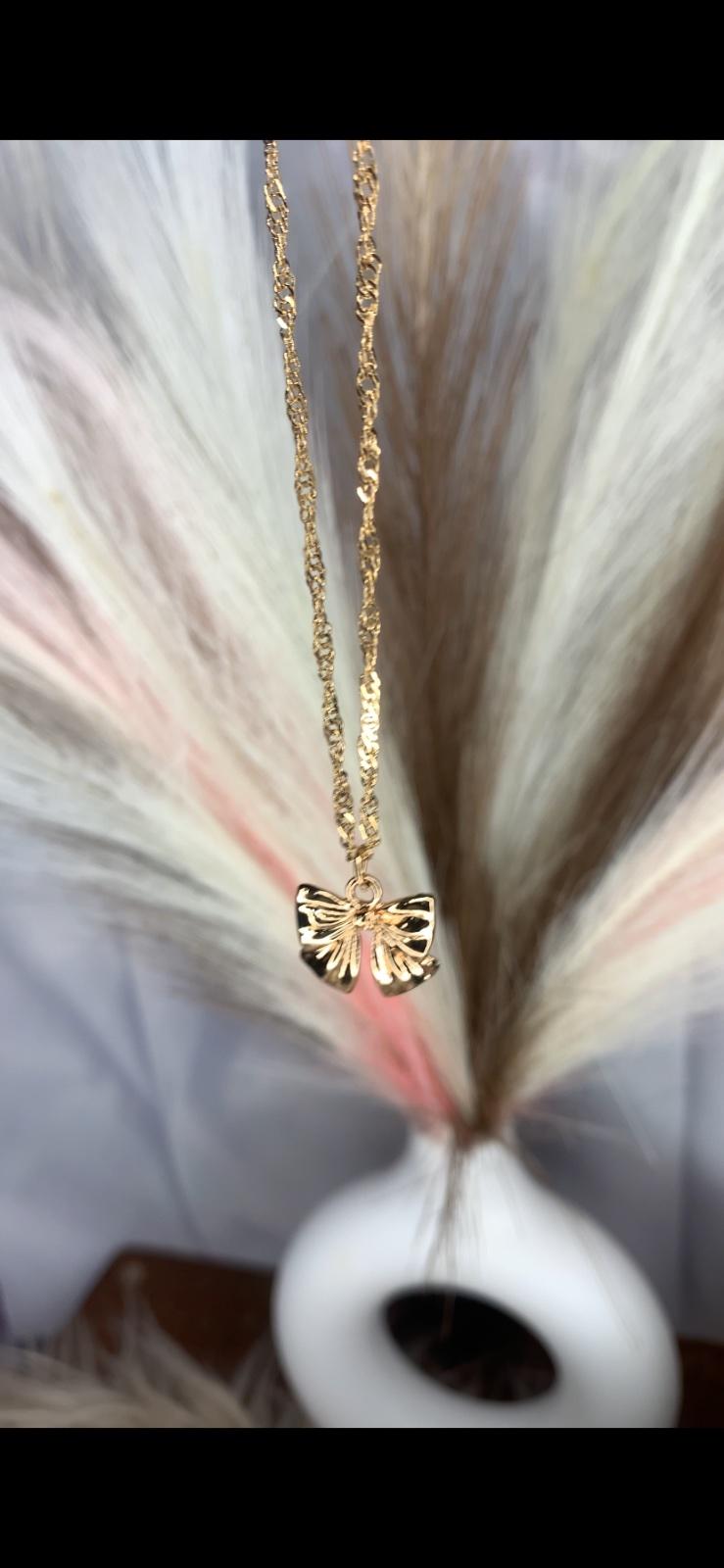 Bow Necklace 