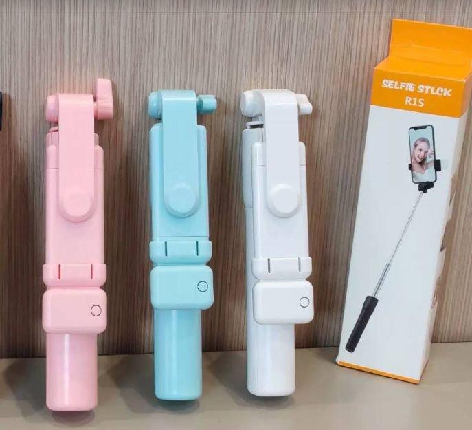 Selfie stick with light