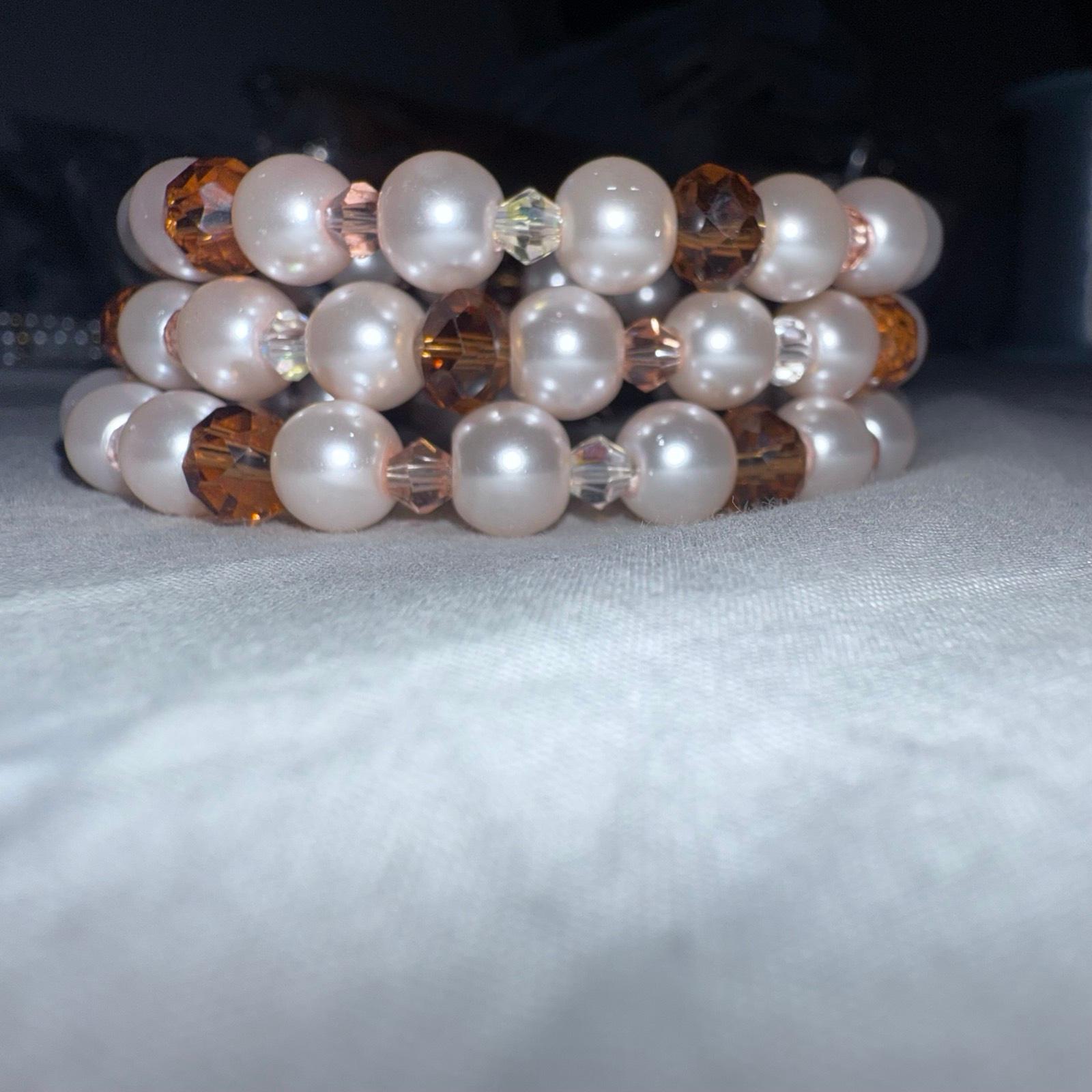 Spiral beaded pearl bracelet